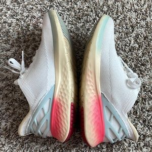 Kizik Women’s Athen’s hands free sneaker in Sunrise